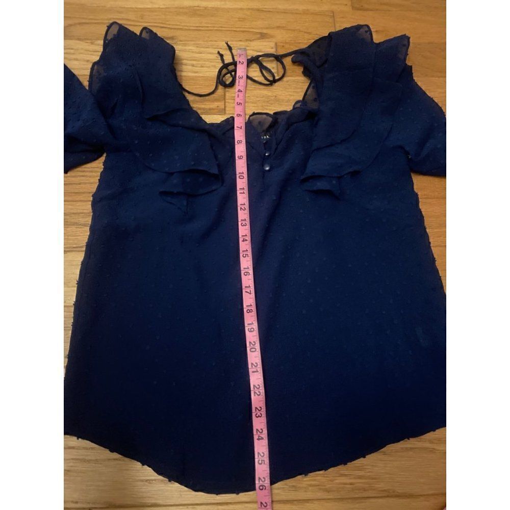 Gibsonlook, women's navy blue tied back basic blouse size XS - Picture 8 of 8